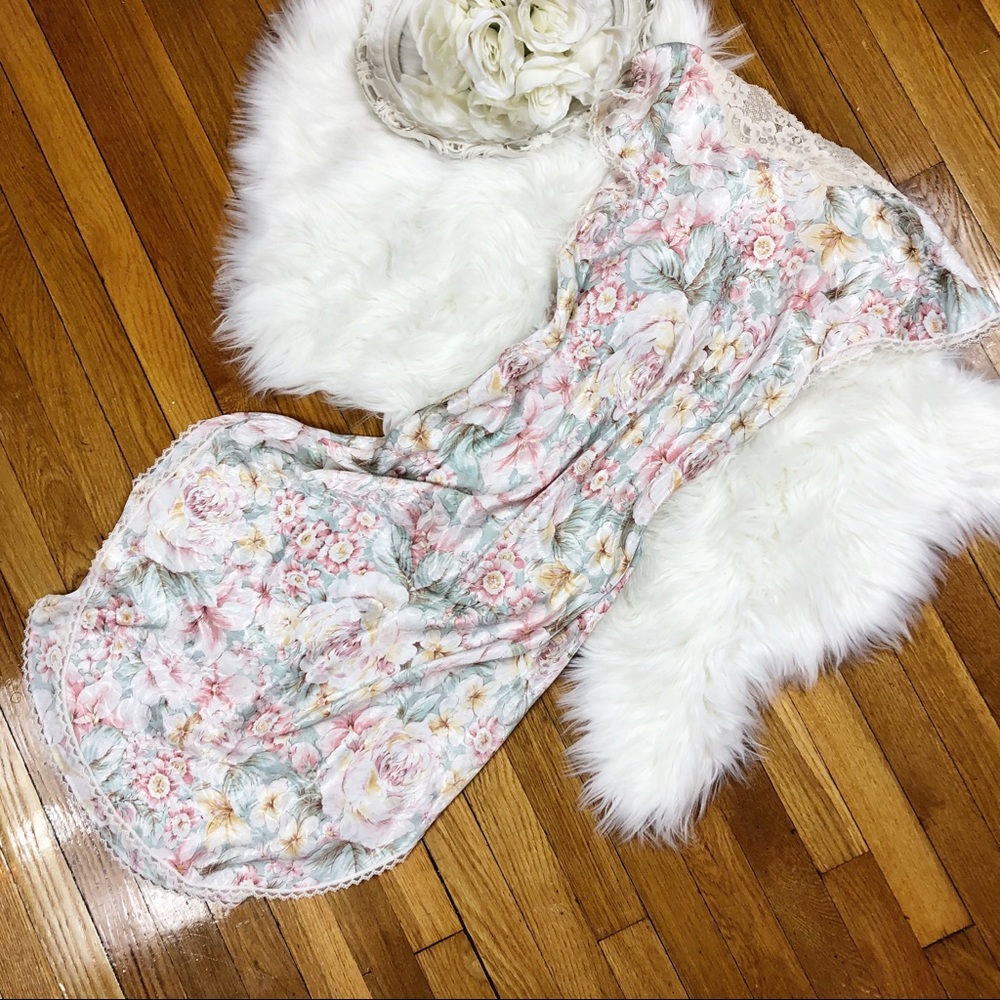 SOLD🌹Vtg Christian Dior Silky Floral Print Slip🌹 - Picture 3 of 5